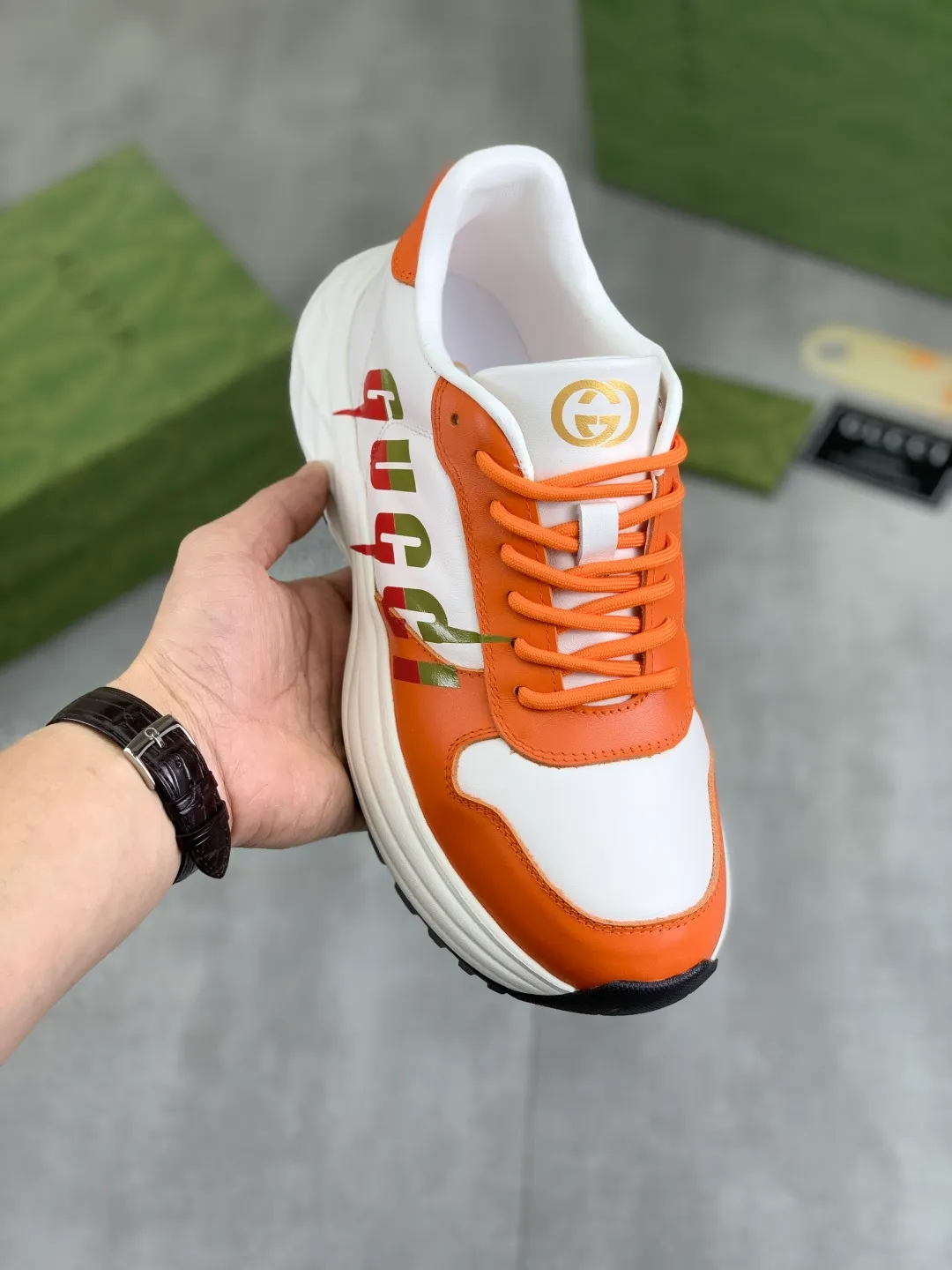 Men's shoes 💰P500💰[New style] 🆘 Dad's shoes [GUCCI] Gucci's new men's shoes are the first to be launched, and the materials and workmanship are superior to all versions on the market. The highest quality imported original top calfskin upper with trendy printed patterns ➕, the inner material is made of full-grain pigskin lining, privately molded soft TPU rubber comfortable outsole, and high foot comfort. Actual shooting, imported special materials highlight the unique charm of the brand 2️⃣colors available Size number; 38-44